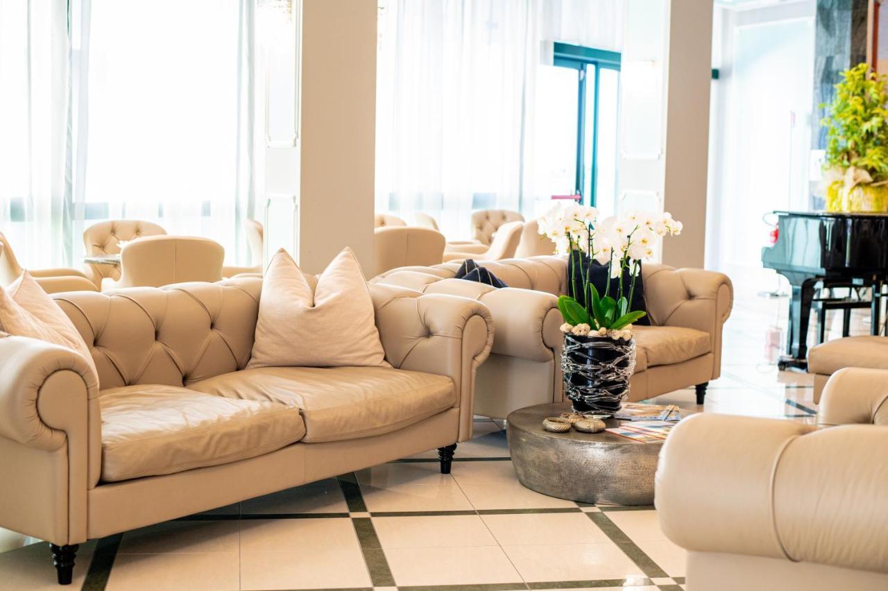 Hotel Carlton ลิโดดิเยโซโล ภายนอก รูปภาพ